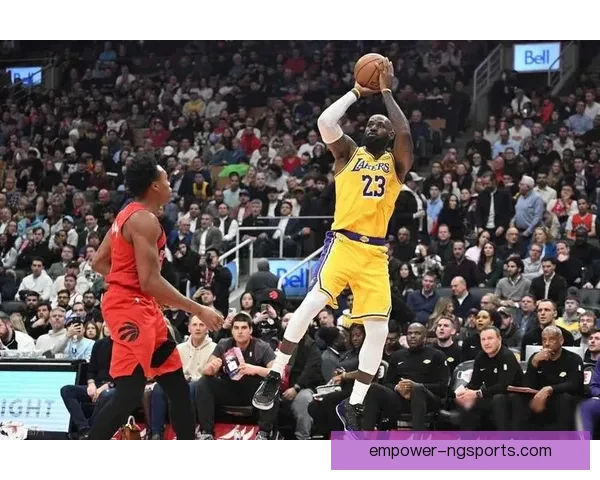 湖人最新战报：詹姆斯关键三分助队险胜对手晋级